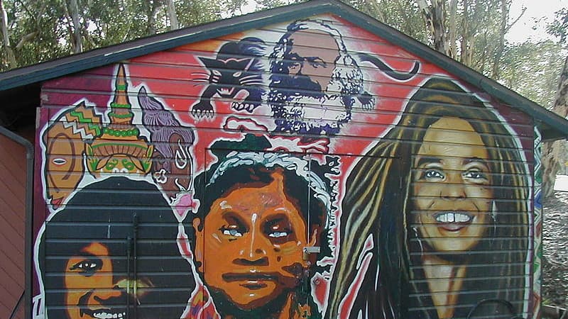 The Che Cafe mural. Photo Courtesy of Wikimedia Commons.
