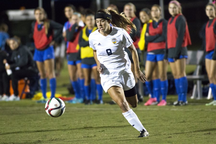 Womens Soccer Clinches First Round Bye With 11th Straight Win