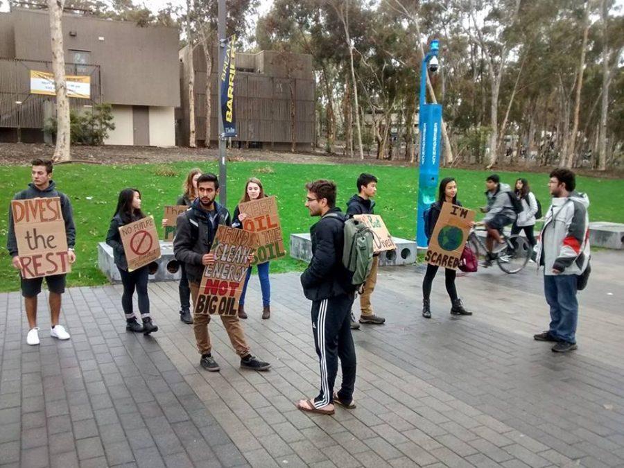 Students protested against fossil fuels on Library Walk in January. Photo by Rebecca Chong.