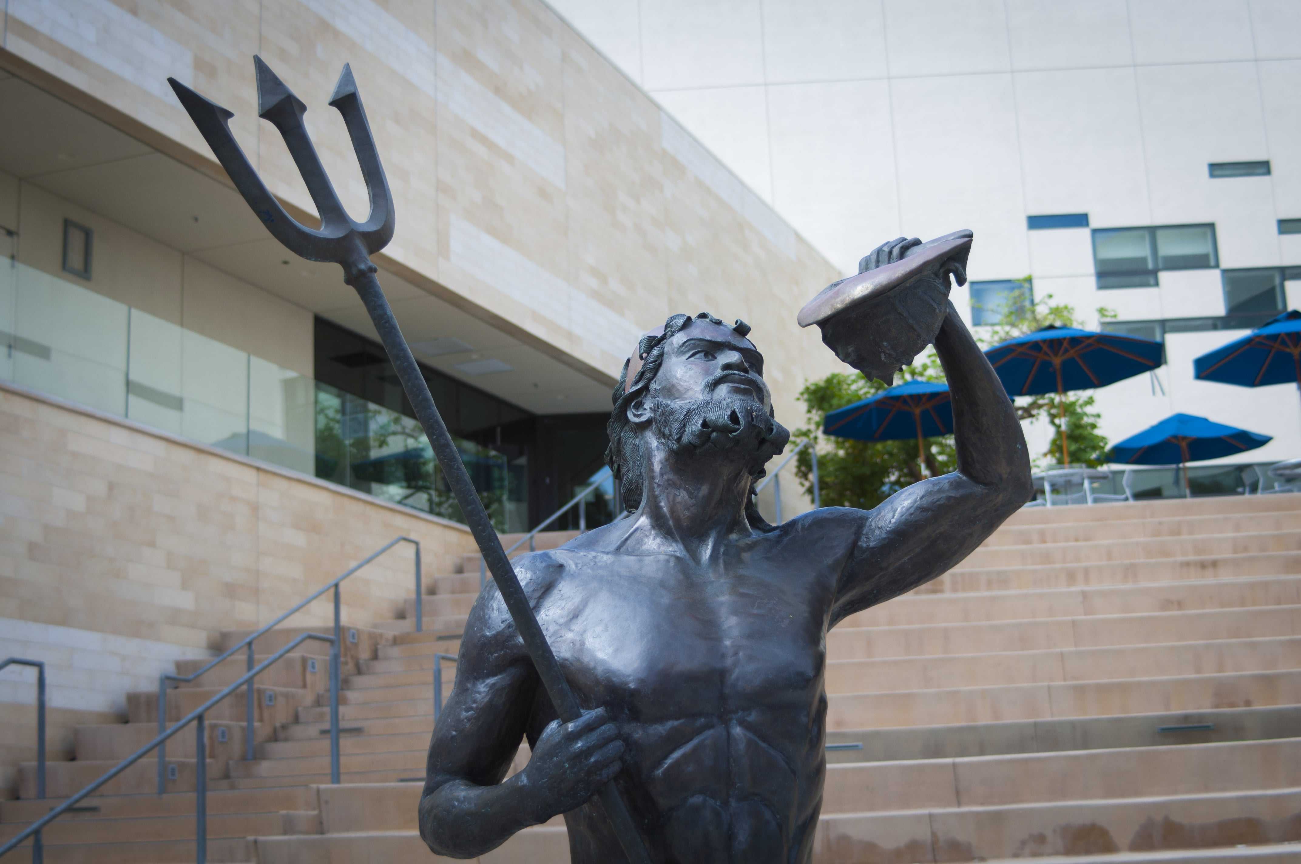 king triton statue UCSD Guardian