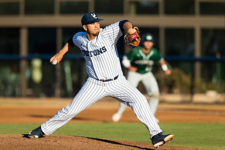 Overall Team Effort Carries Tritons to Doubleheader Sweep