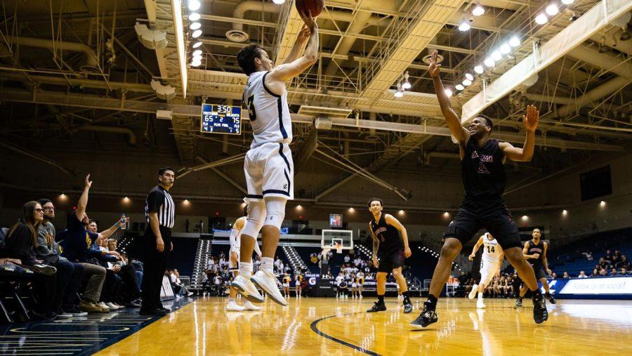 Hadley Leads Tritons to Blowout Twelfth Straight Win