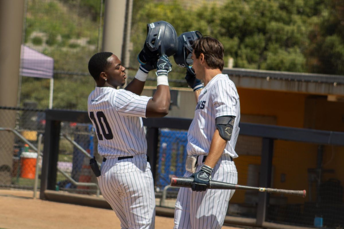 Tritons fall to Rainbow Warriors in weekend matchup