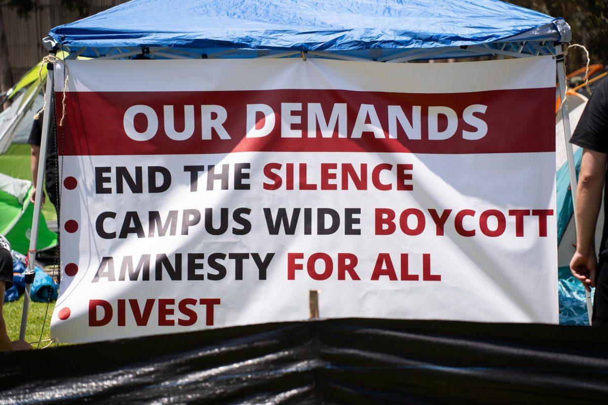 Updates - Police sweep UCSD Solidarity for Gaza Encampment