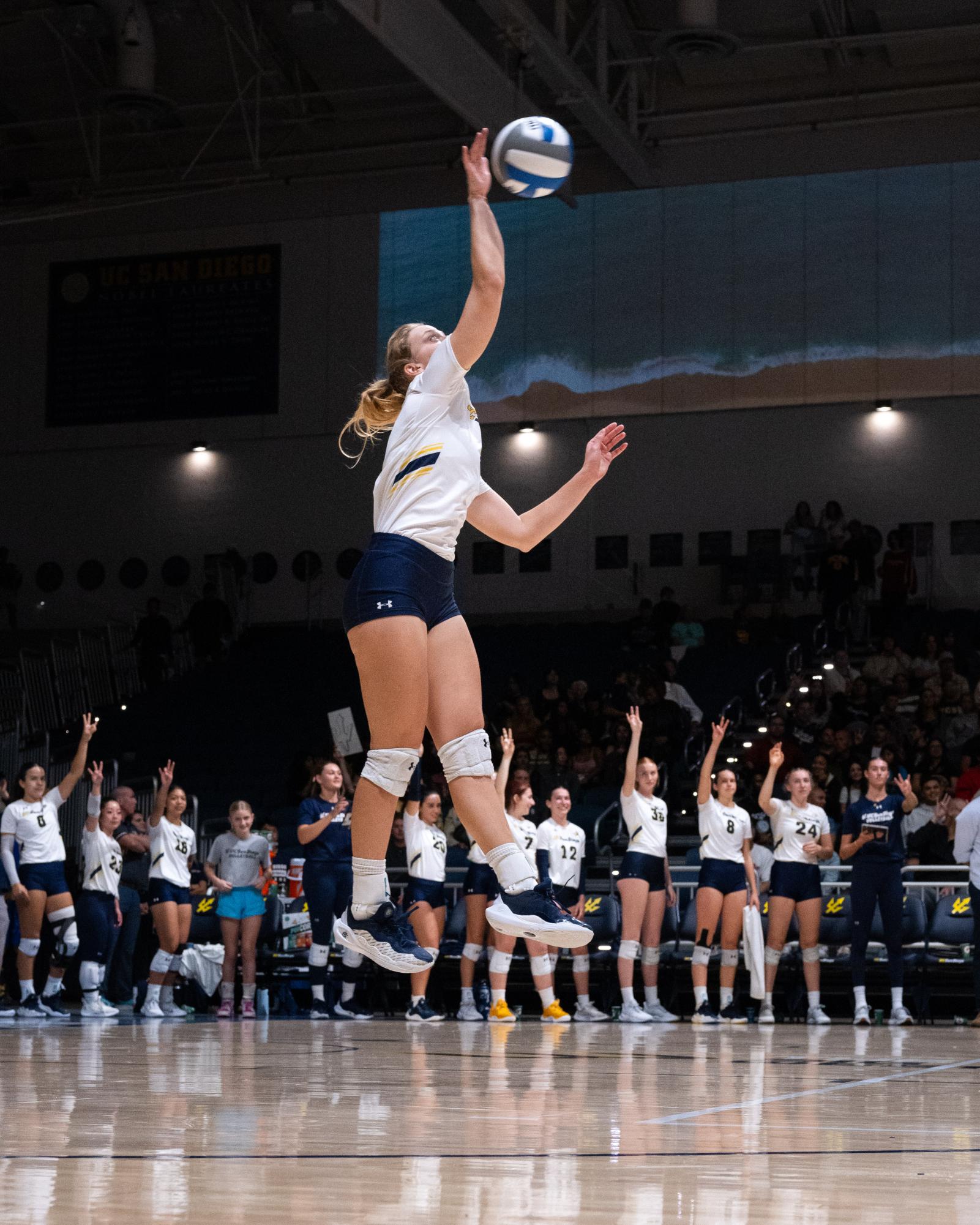 UCSD women’s volleyball shows promise, lacks consistency in five-set loss