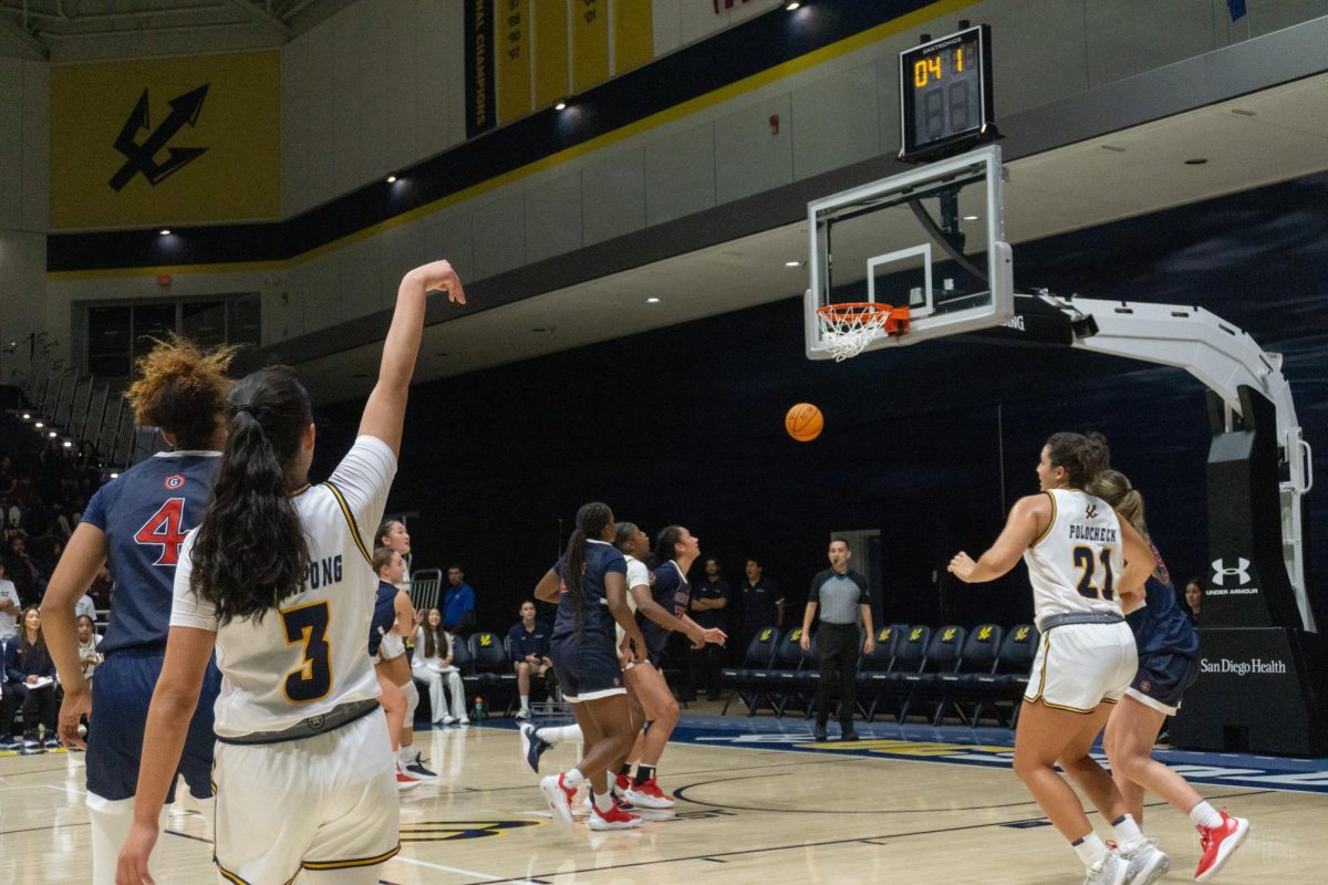 Women’s basketball pushes to double overtime, falls short of toppling Gaels