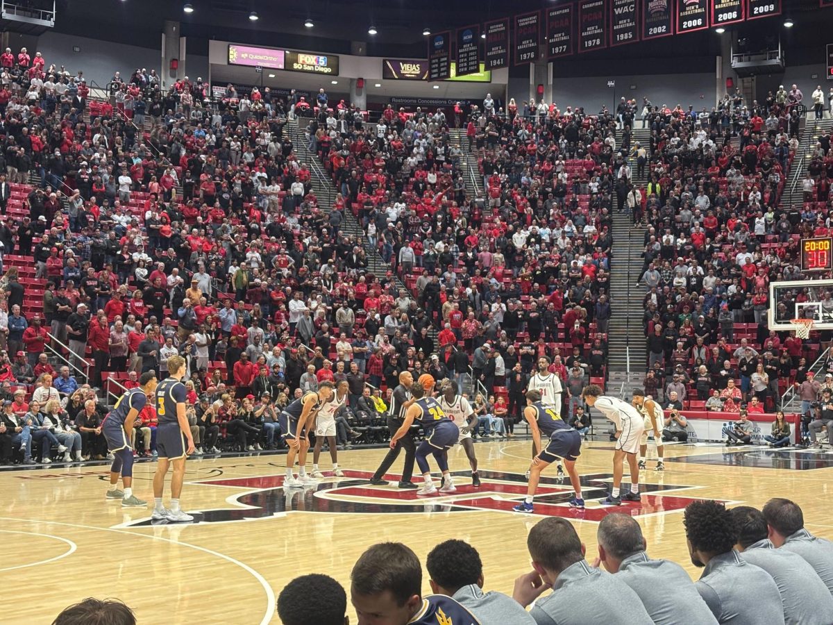 Men’s basketball pushes Aztecs hard in opening night loss