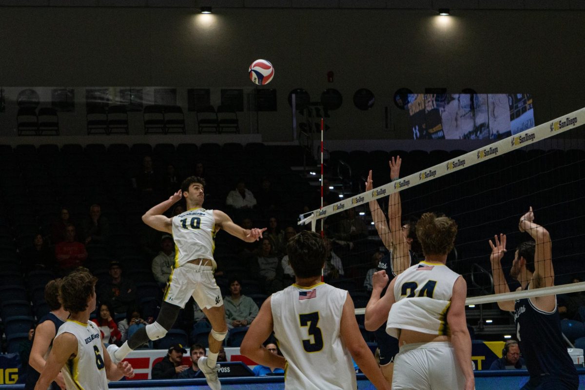 Men’s volleyball ends Lincoln Memorial’s undefeated season in straight sets