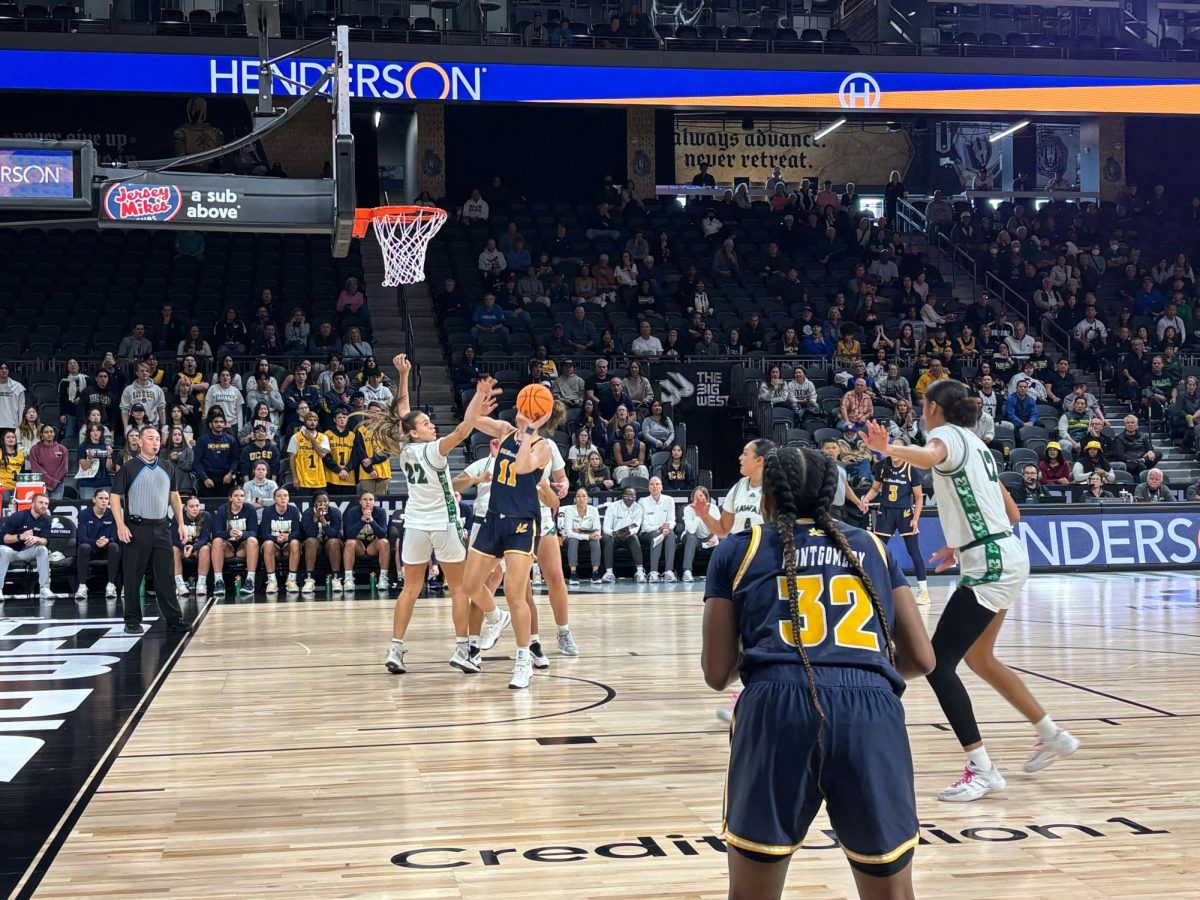 Women's basketball upsets No. 1 Hawai'i to advance to first Big West title game