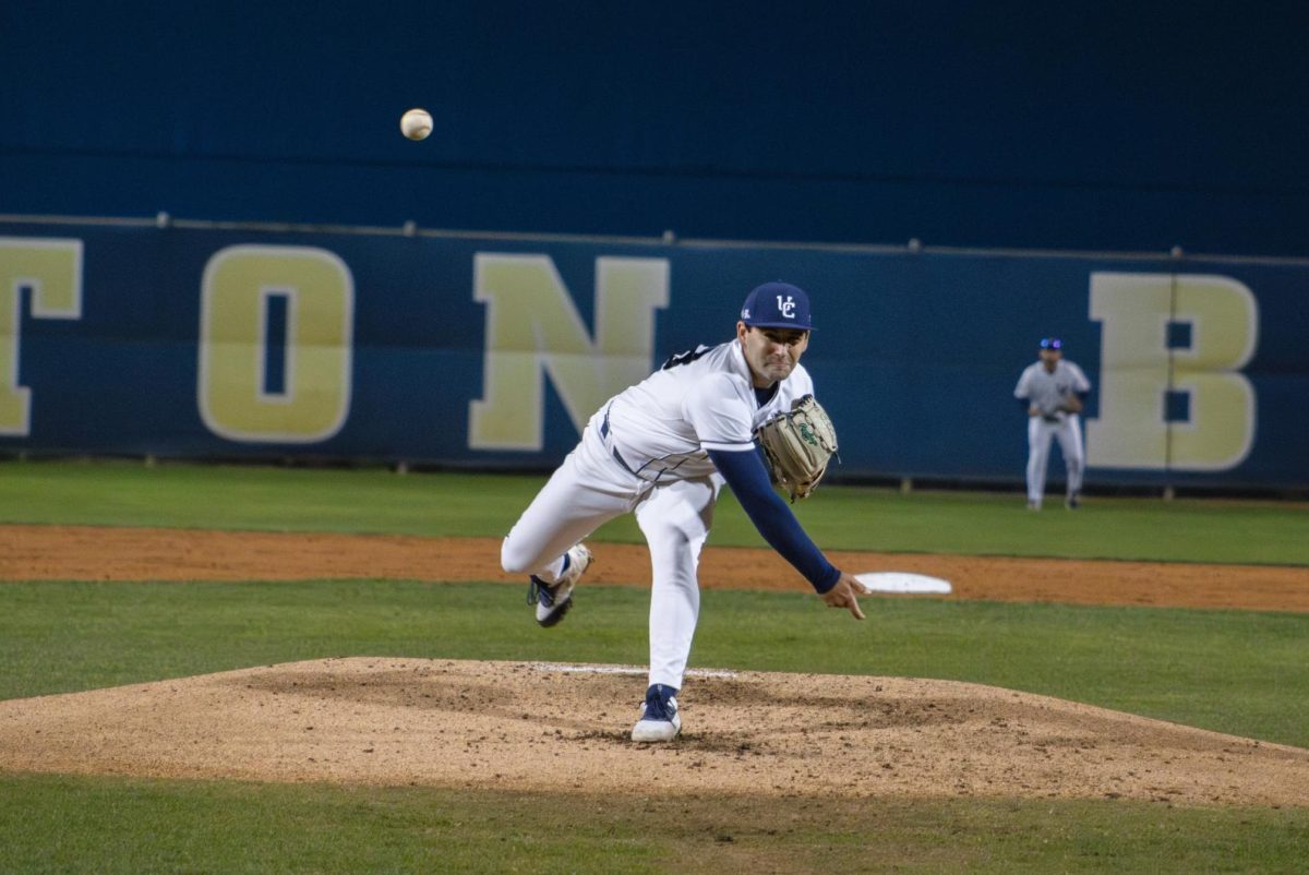 Baseball opens Big West play with win over Roadrunners