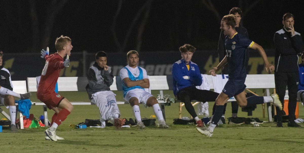 Men’s soccer ends school-record winless streak, beats Bakersfield 2-1