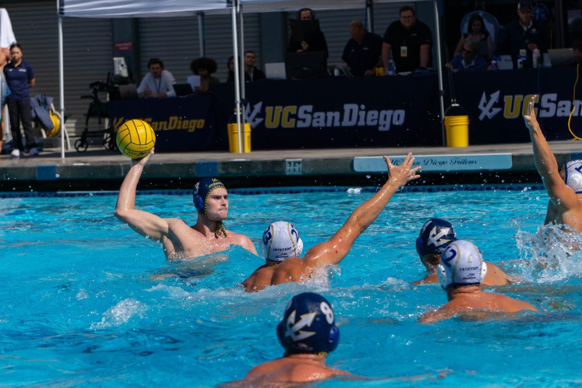 No. 10 men’s water polo falls to No. 6 UCD in 11-10 sudden-death thriller