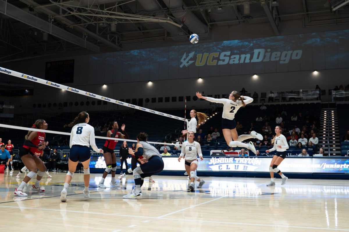 Women’s volleyball bested by CSUN in 4 sets